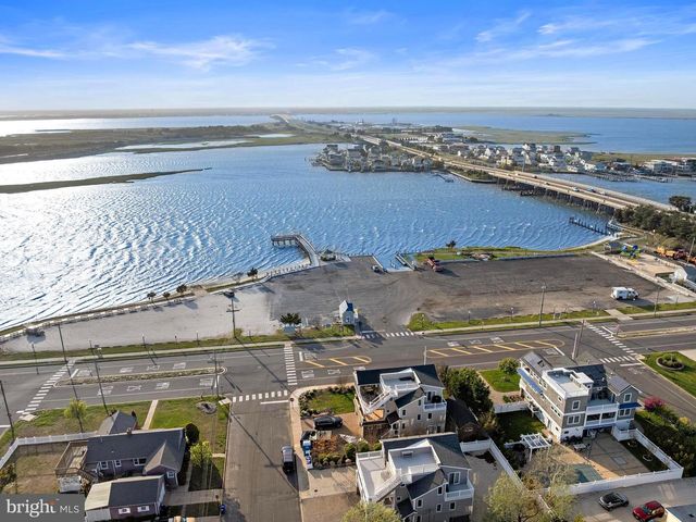 354 W 11TH ST, Ship Bottom, NJ 08008