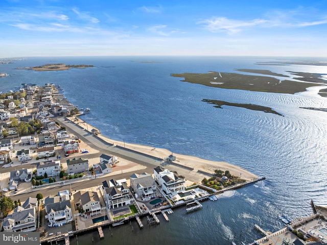 354 W 11TH ST, Ship Bottom, NJ 08008