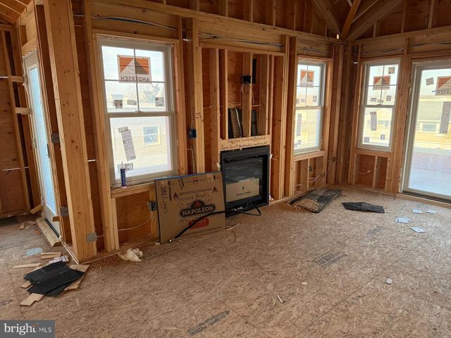 354 W 11TH ST, Ship Bottom, NJ 08008