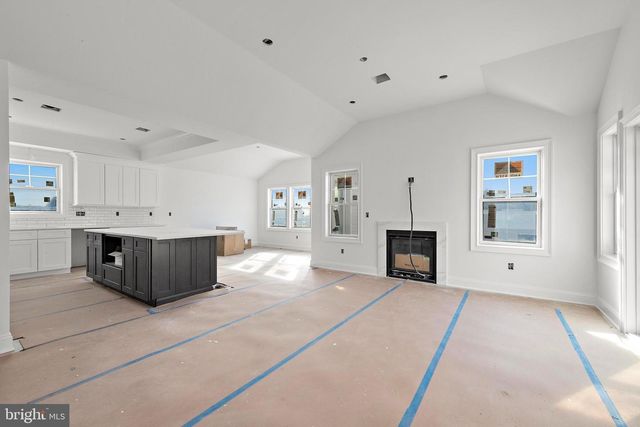 354 W 11TH ST, Ship Bottom, NJ 08008