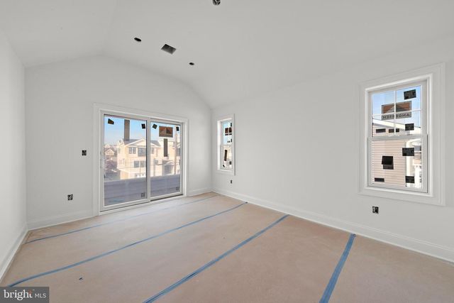 354 W 11TH ST, Ship Bottom, NJ 08008