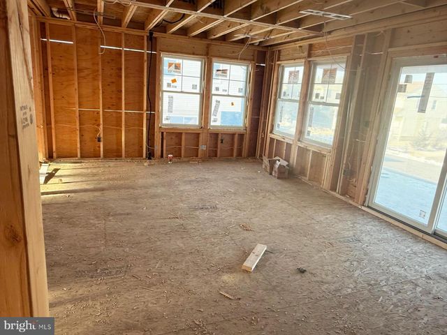 354 W 11TH ST, Ship Bottom, NJ 08008