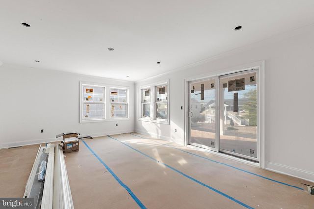 354 W 11TH ST, Ship Bottom, NJ 08008