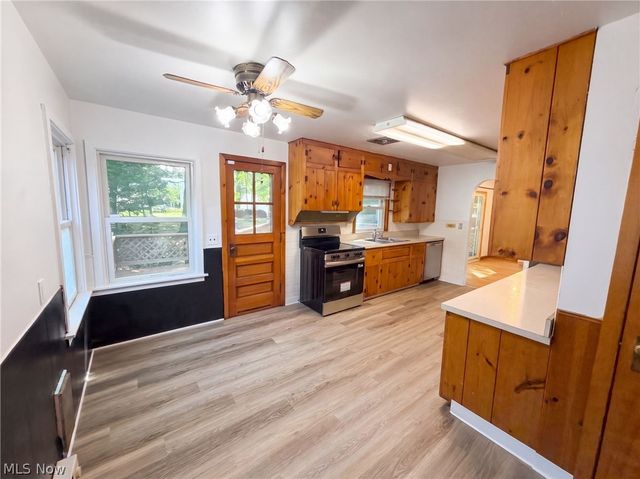 29352 Waldensa Avenue, Wickliffe, OH 44092