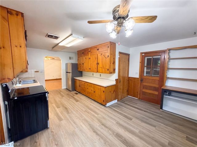 29352 Waldensa Avenue, Wickliffe, OH 44092