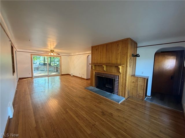 29352 Waldensa Avenue, Wickliffe, OH 44092