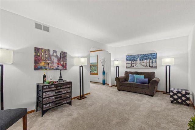 W158N10482 Fieldstone PASS, Germantown, WI 53022