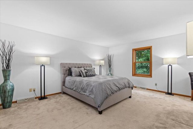 W158N10482 Fieldstone PASS, Germantown, WI 53022