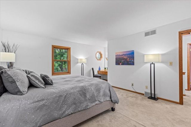 W158N10482 Fieldstone PASS, Germantown, WI 53022