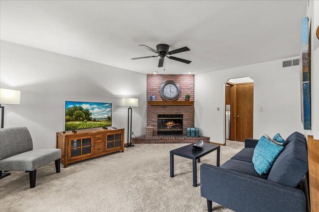 W158N10482 Fieldstone PASS, Germantown, WI 53022