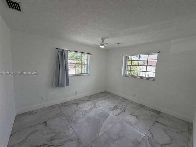 5911 NW 19th Ct 11, Lauderhill, FL 33313