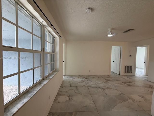 5911 NW 19th Ct 11, Lauderhill, FL 33313