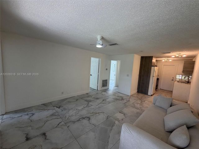 5911 NW 19th Ct 11, Lauderhill, FL 33313