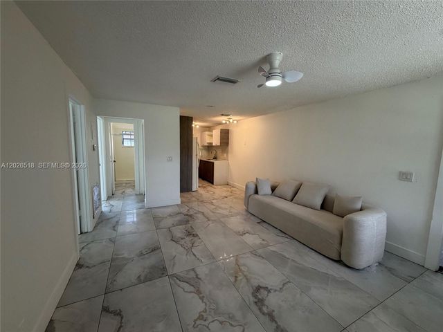 5911 NW 19th Ct 11, Lauderhill, FL 33313