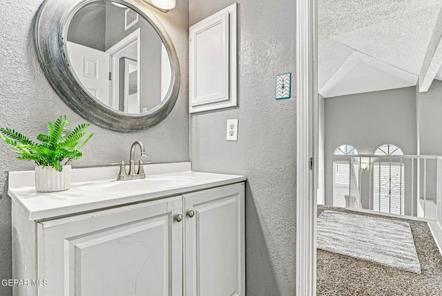 704 Medina Street, El Paso, TX 79905