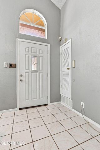 704 Medina Street, El Paso, TX 79905