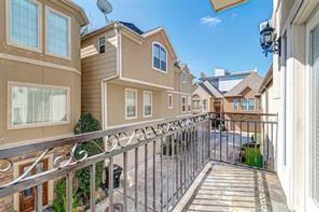 5813 Washington Avenue B, Houston, TX 77007