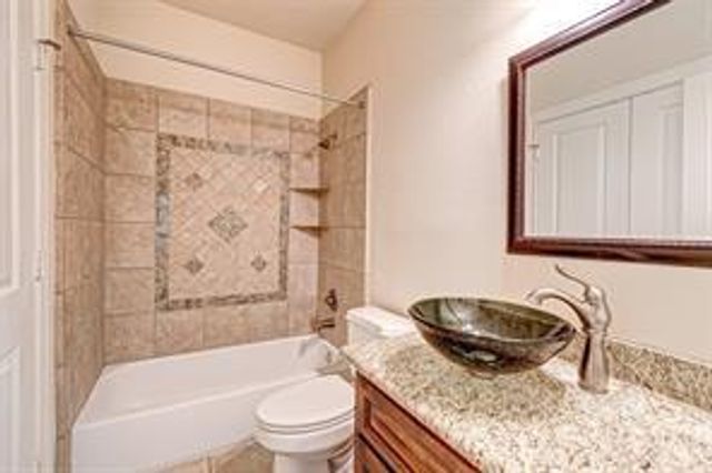 5813 Washington Avenue B, Houston, TX 77007