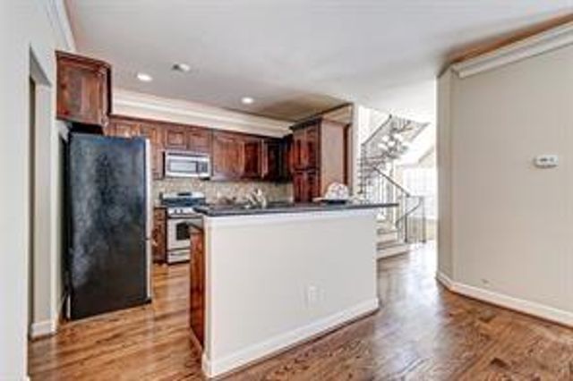 5813 Washington Avenue B, Houston, TX 77007