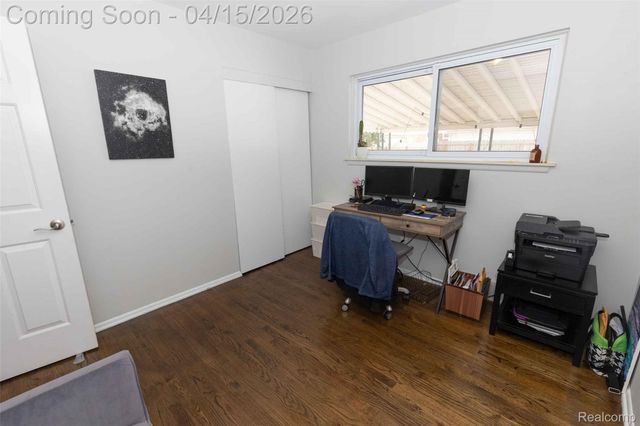 29361 Mark Avenue, Madison Heights, MI 48071