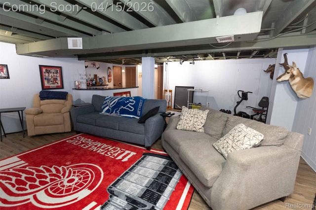 29361 Mark Avenue, Madison Heights, MI 48071