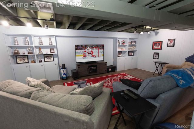 29361 Mark Avenue, Madison Heights, MI 48071