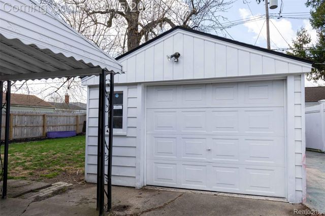 29361 Mark Avenue, Madison Heights, MI 48071