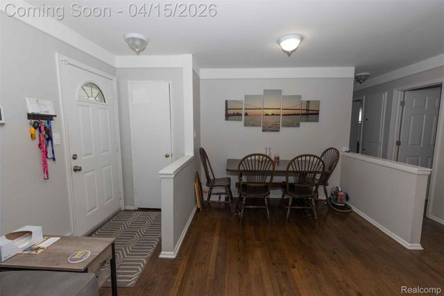 29361 Mark Avenue, Madison Heights, MI 48071