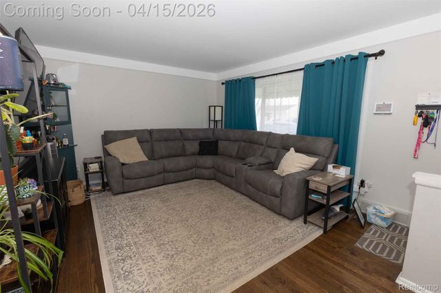 29361 Mark Avenue, Madison Heights, MI 48071