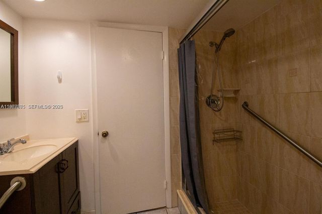 351 Lake Arbor Dr, Palm Springs, FL 33461