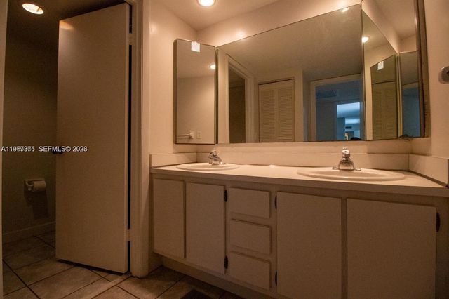 351 Lake Arbor Dr, Palm Springs, FL 33461