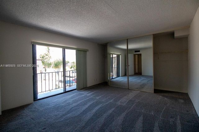 351 Lake Arbor Dr, Palm Springs, FL 33461