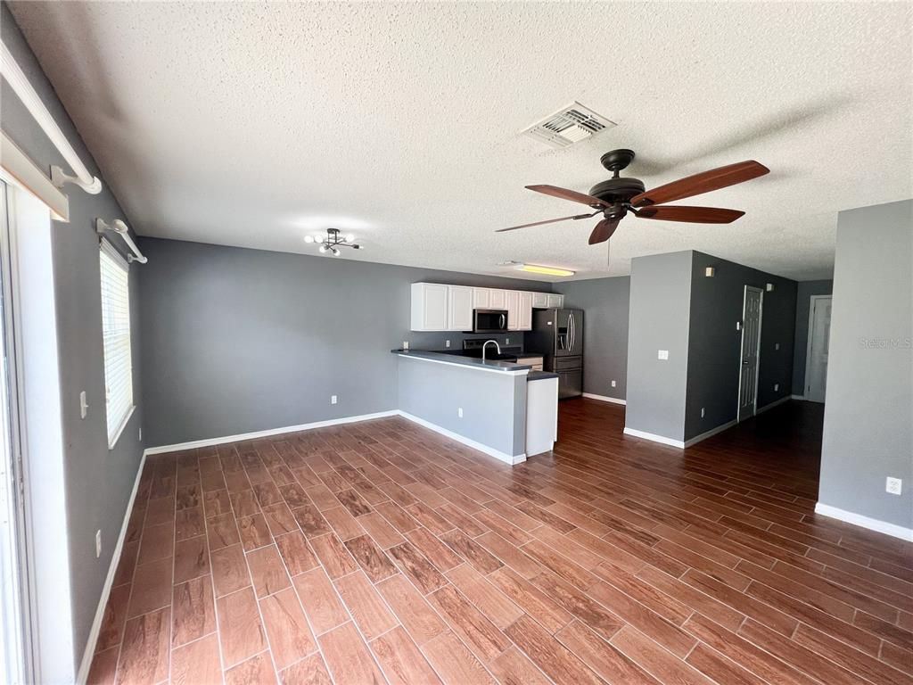 Image 10 of property listing at 13108 LEXINGTON SUMMIT STREET, Orlando, FL 32828
