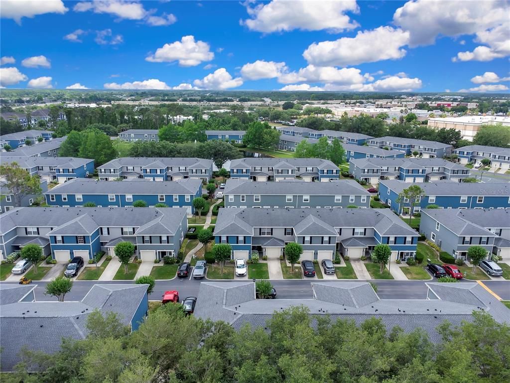Image 4 of property listing at 13108 LEXINGTON SUMMIT STREET, Orlando, FL 32828