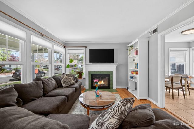 5614 7th Ave, Sacramento, CA 95820