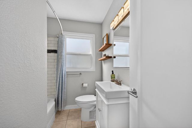 5614 7th Ave, Sacramento, CA 95820