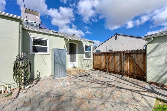 5614 7th Ave, Sacramento, CA 95820