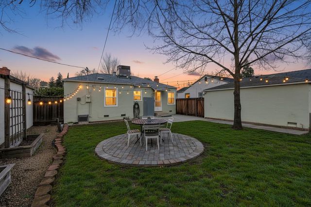 5614 7th Ave, Sacramento, CA 95820