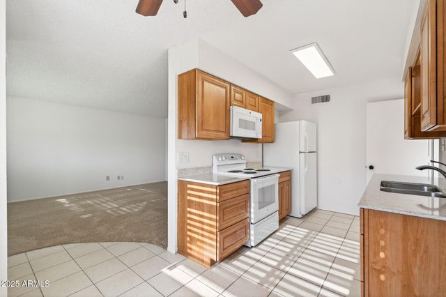 10417 N 95TH Drive A, Peoria, AZ 85345