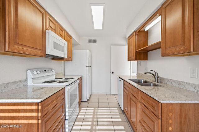 10417 N 95TH Drive A, Peoria, AZ 85345