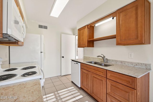 10417 N 95TH Drive A, Peoria, AZ 85345