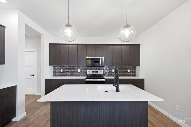 6959 S Harvest Cove Ave, Boise, ID 83709