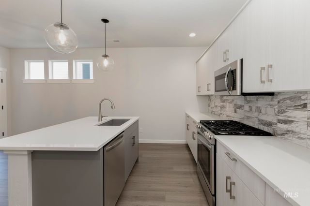 6959 S Harvest Cove Ave, Boise, ID 83709