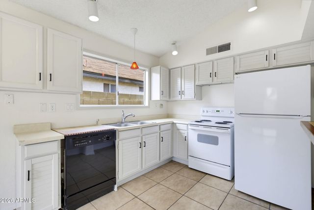5225 W BOSTON Way N, Chandler, AZ 85226
