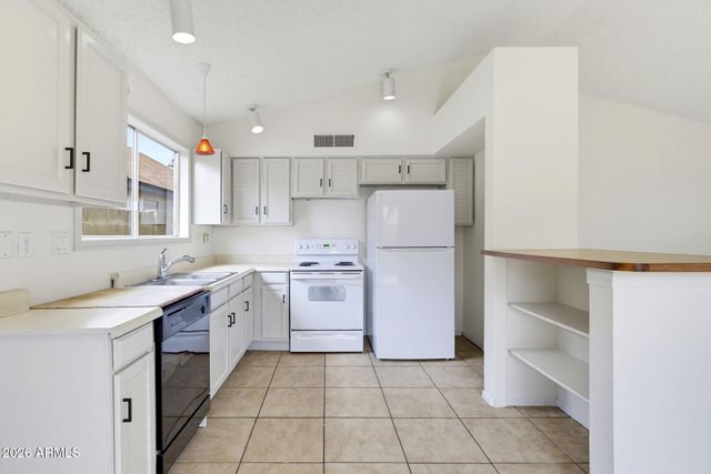 5225 W BOSTON Way N, Chandler, AZ 85226
