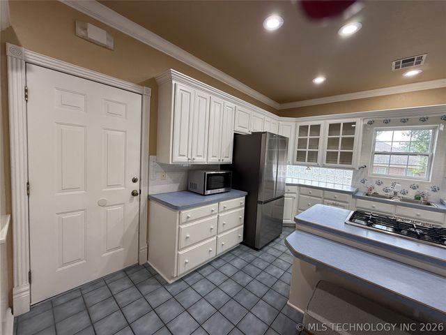 607 Nelson, Mcalester, OK 74501