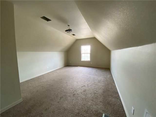 2311 N Cornwall Avenue, Fayetteville, AR 72704