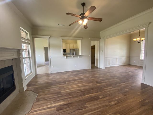 2311 N Cornwall Avenue, Fayetteville, AR 72704