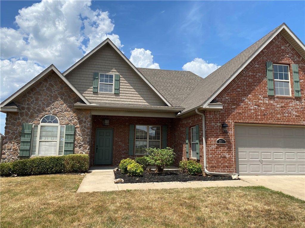 2311 N Cornwall Avenue, Fayetteville, AR 72704
