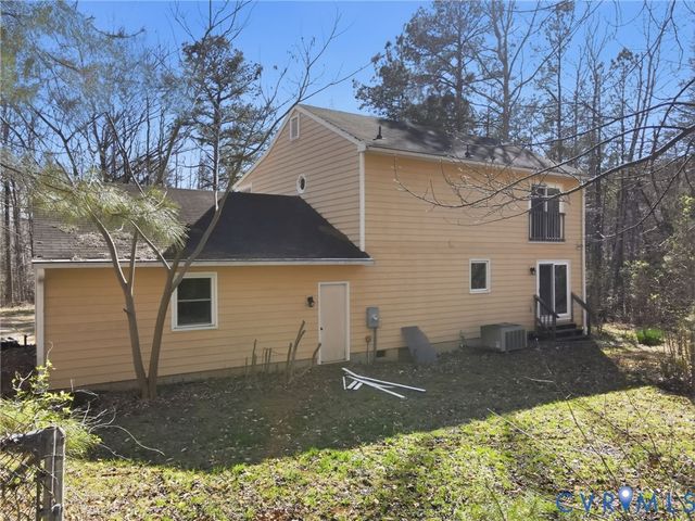 16391 Gun Barrel Rd, Beaverdam, VA 23192